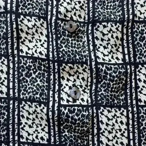 Jaeger Women's Black and White Silk Business Casual Lingerie Sleeve Blouse SizeM
