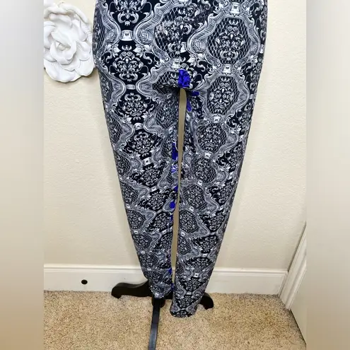 Honey & Lace Soft Stretchy White, Black & Blue Leggings in Size One Size