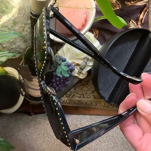 Moschino 🔥SALE🔥Authentic 99 Shield studs sunglasses