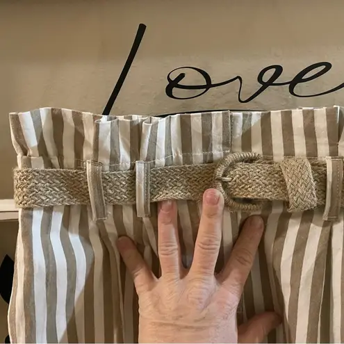 Blu Pepper NWT  Paperbag Waist Tan White Stripes‎ With Belt Skirt Women’s Medium