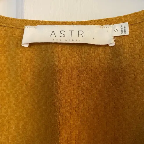 ASTR the Label Mustard Yellow Tie Front Crop Top, Size Small