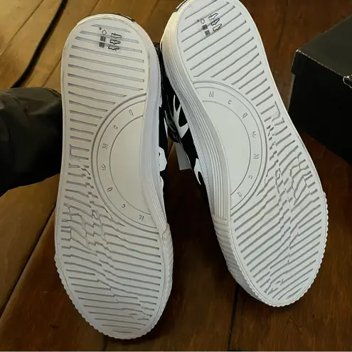 MCQ Alexander Queen Swallow Swarm Vulc High