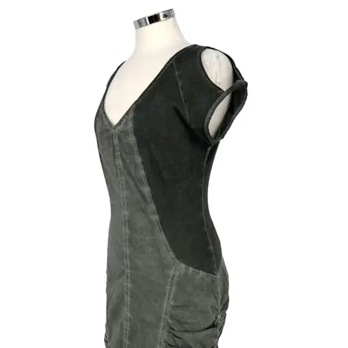 XCVI Gray Ruched V-Neck Short Sleeve Dress Size Small