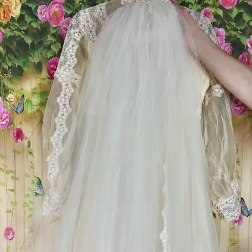 VINTAGE Lace Wedding Dress and Veil Size undefined