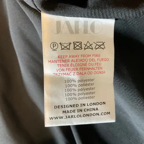 Jarlo Backless Lace and Crepe Long A