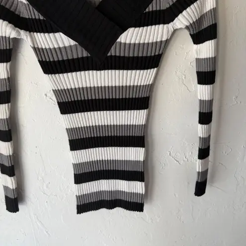 Love by Design Y2k Striped V Neck Fitted Sweater Gray Medium Snatched Grunge