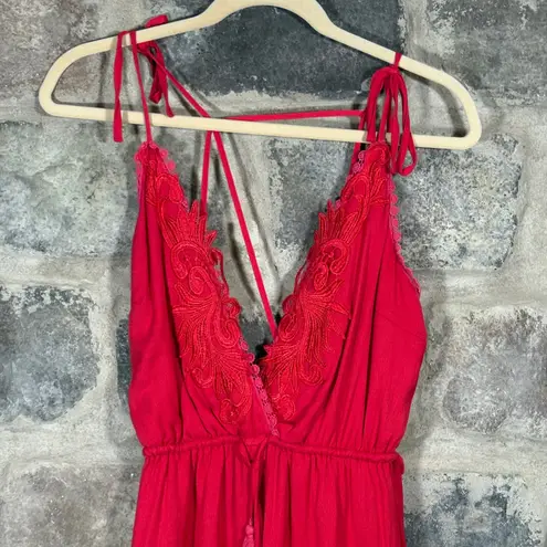 LuLus Red Embroidered V