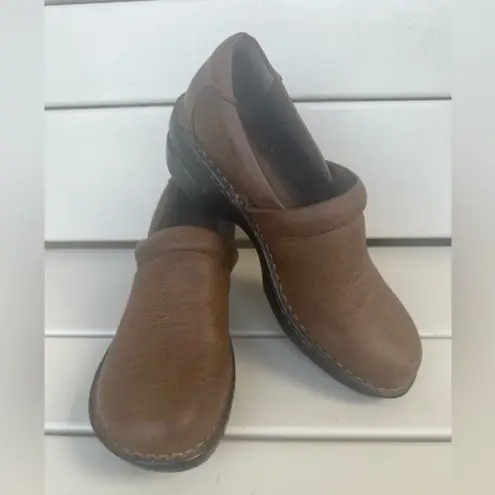 b.o.c. Women's Comfy Peggy Brown Faux Leather Slip