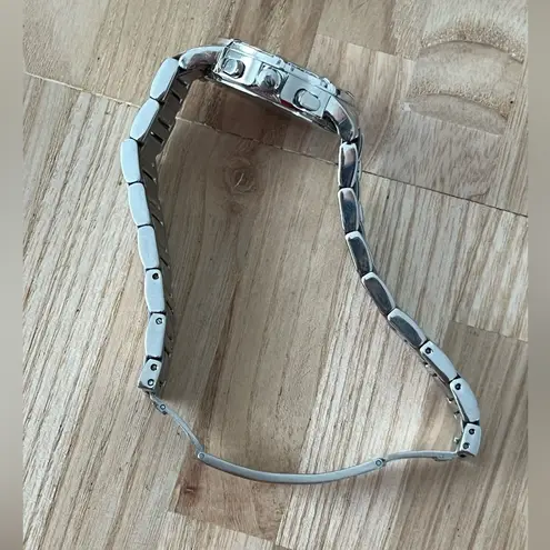 Bulova Diamonds Chronograph Ladies Watch White Dial Stainless Bracelet Date