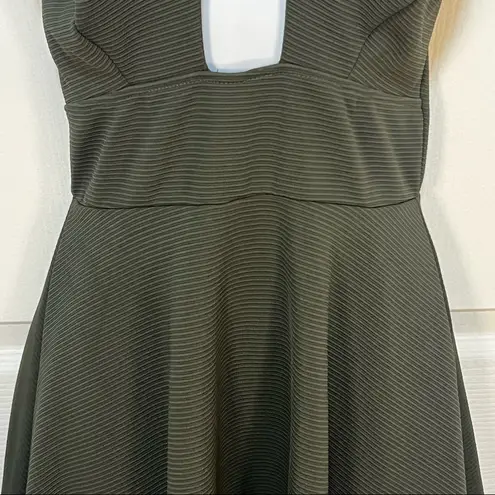 Mystic Hunter Green Super Plunge Neck  Dress - Image 5