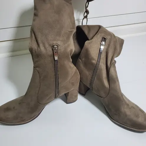 Marc Fisher  Over The Knee Suede Brown Boots. Size: 8M