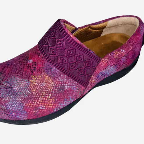 Nurse Mates Cally Women's Comfortable Wide Fit Leather Slip On Shoes 7W