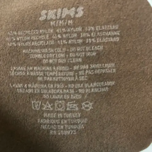 SKIMS BOXED Sculpting Bodysuit M