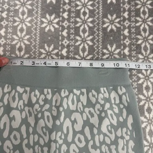 Sweaty Betty NWT Leopard Jacquard Base Layer Leggings Blue Leaopard Paint Small