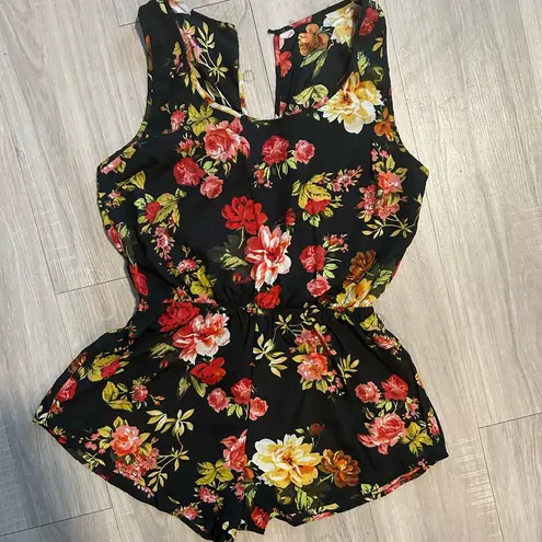 Women’s Small Floral Romper | Anthropologie Ambiance | Stylish & Fun Black