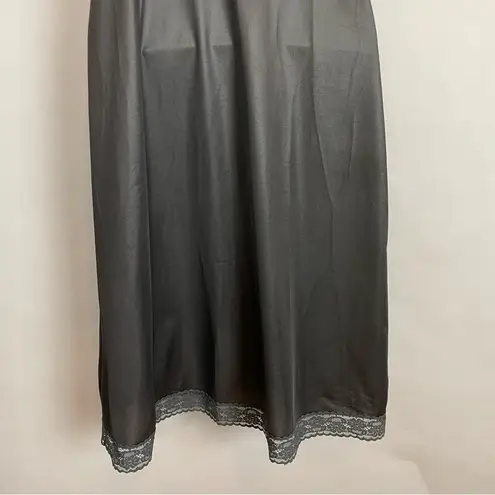 Vintage Black Full Slip Lace Size Medium Vanity Fair Lingerie Adjustable Straps