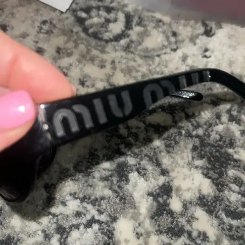 Miu Miu BLACK OVERSIZED SUNGLASSES