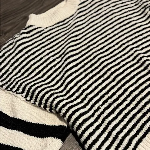 Ces Femme Striped Sweater Women’s Medium Black White Knit Pullover Fall Cozy