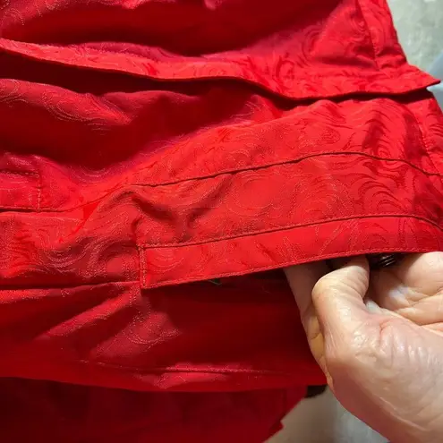 Burton Red Ski Jacket with Hood and Relaxed Fit