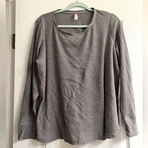 Cacique Grey Thermal Tee - size 14/16