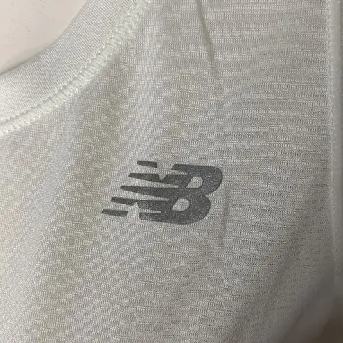 New Balance  White Short Sleeve Athletic Top Size Medium