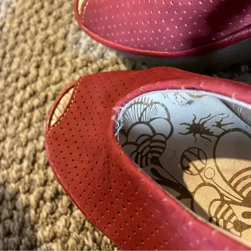 Fly London Yala perforated leather wedge peep-toe sandals in red 38