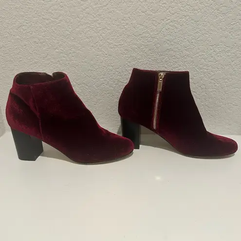 Bella Vita Klaudia II Velvet Ankle Boots Burgundy Booties Size 10