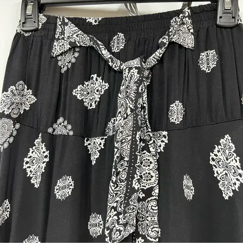 Elegant Black White Patterned Maxi Skirt Size M bohemian hippie flowy Size M