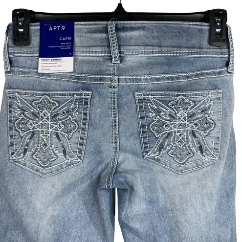 Apt. 9  SZ 4 Capris Jeans Rhinestones Cuffed Mid-Rise Stretch Smoothing Light Wash