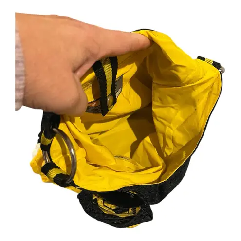 III Parcel Black Yellow Ruffle Jump Rope Floral Pin Handle Gym Couture Purse