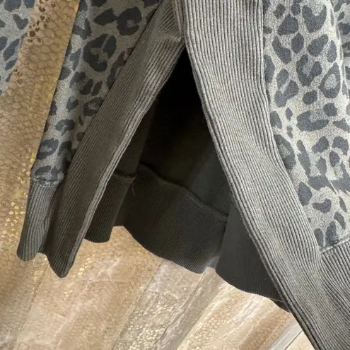 90 Degree By Reflex Olive Green Leopard Print Side Slit Tunic Sweater Top Large