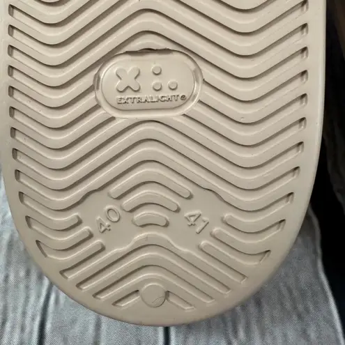 P448 Women’s Flo Apron Toe Mules Shoes Lightweight Italian Taupe Cipra 40-41 NIB