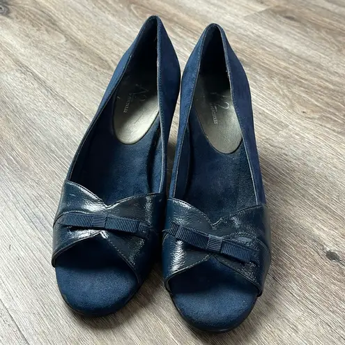 Aerosoles A2 by Crosswind Blue Faux Suede Heels Size 9.5
