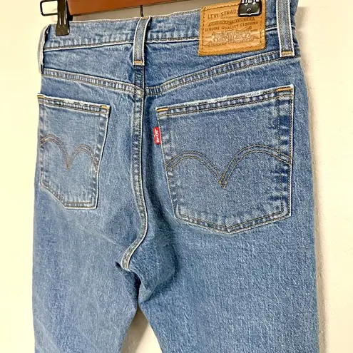 Levi's  Wedgie Straight Jean