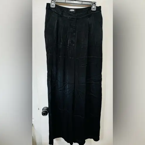 Bardot Black Wide Leg High Waisted Satin Pants Size 6 NWT Flowy