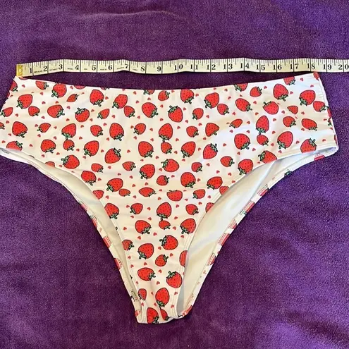 Size 4XL 3 piece strawberry print bikini top bottom coverup EUC Red