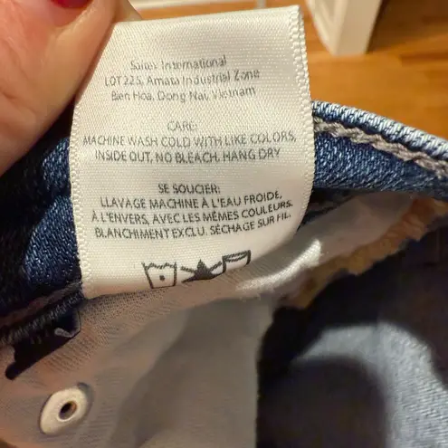 EDWIN ELIN CROP STRAIGHT JEAN IN VIBE WASH SIZE 25 Blue