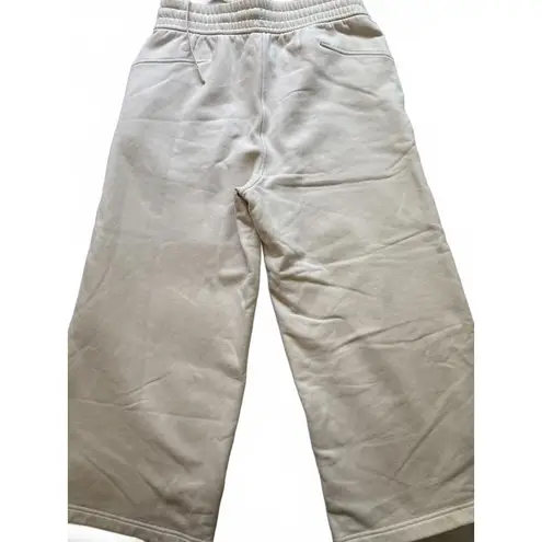 Lululemon Women's Cropped Beige Sweatpants Size 6