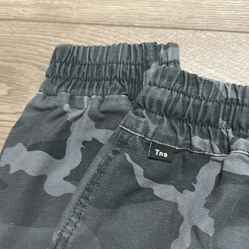 TNA By Aritzia Alix Gray Green Camo Mid Rise Jogger Pants Size XS