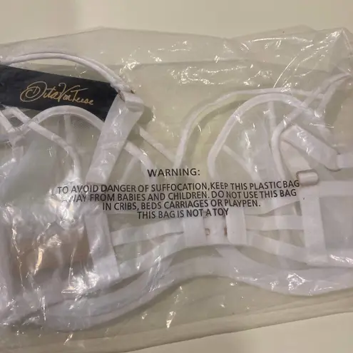 NWT Dita Von Teese Maestra White Lace Underwire Balconette Bra Size 32DD