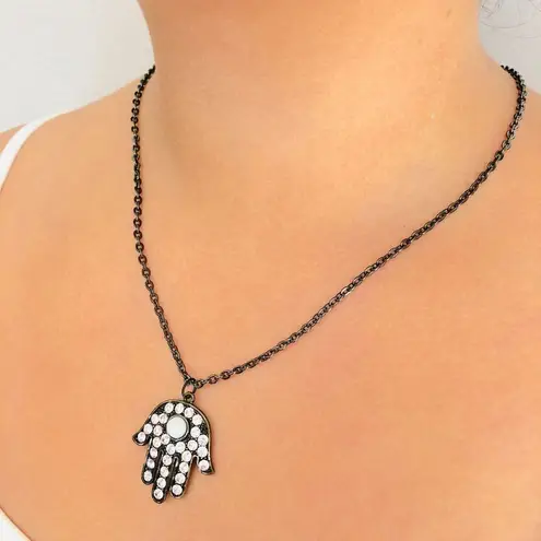 HAMSA HAND | Hamsa Hand Necklace Black