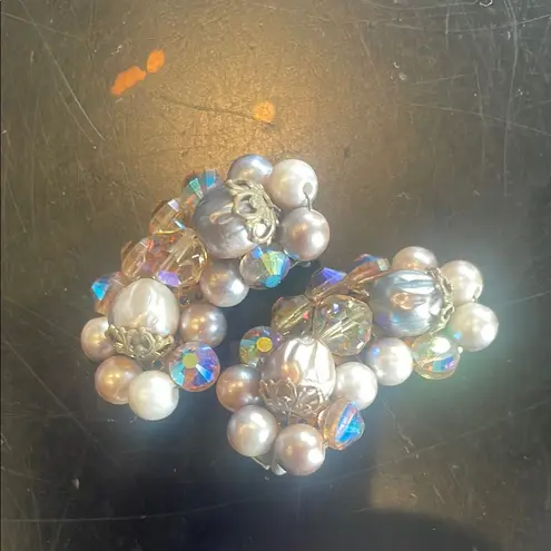 Elegant Pearl and Crystal Necklace /beads choker style vintage 60’s Silver