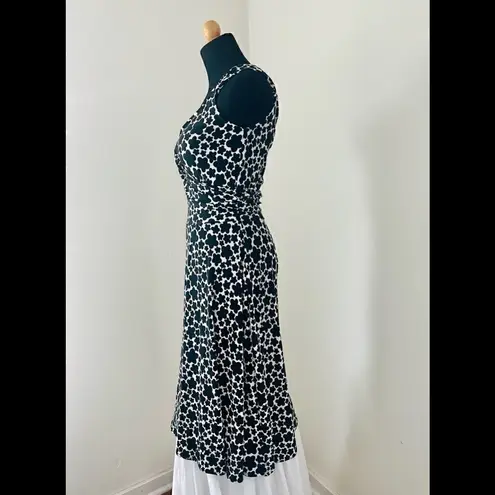 Maggy London BLACK AND WHITE FLORAL DRESS-gorgeous and flattering!!