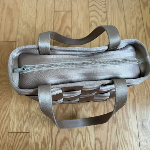 Harveys Seatbelt Bag Mercedes