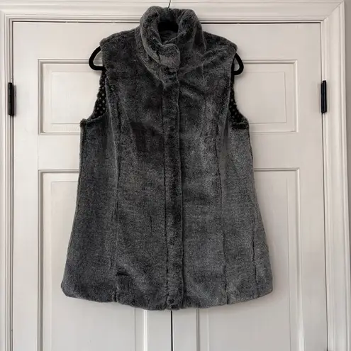 Yarra Trail Women Size 14 Faux Fur Vest Gray Super Soft Plush Outerwear Gorpcore