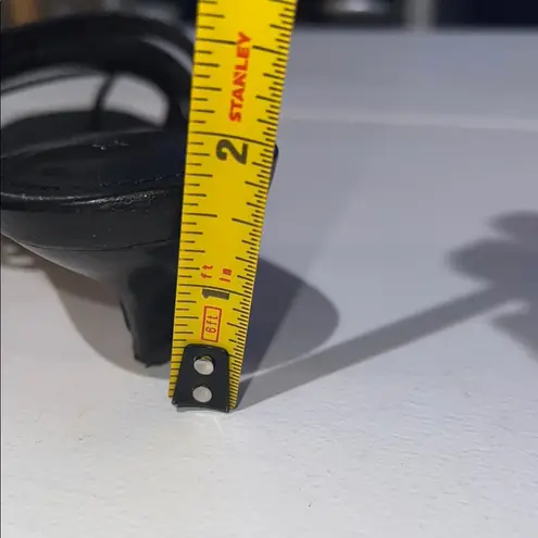 Donald J. Pliner Women's Black Strappy Sandals kitten heel Size 6.5