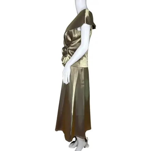Cachet Dress Womens 4 Gold Satin Gown Rosette Evening Wear Formal Wedding Party