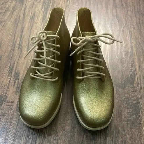 Melissa EUC  Stellar gold boots - size 4