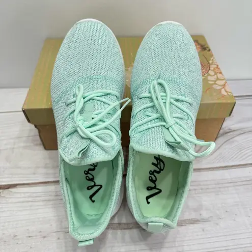 Very G Liliana in Mint Green Metallic Lightweight Sneakers Size 9.5 NEW