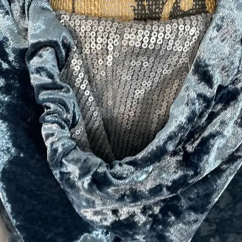 Gimmicks by BKE Gimmicks Velvet Hooded Sweatshirt